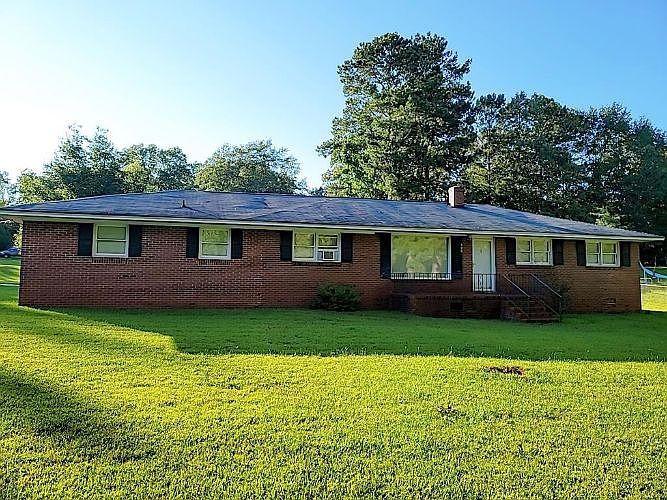 1st image of 400 Beechwood Cir
