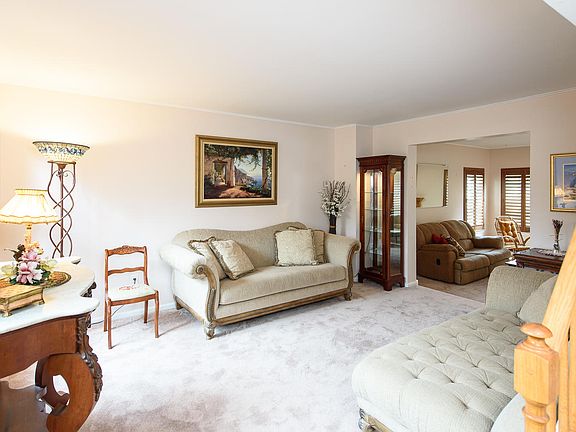 4th image of 1023 Riverwalk Dr