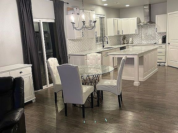 4th image of 1604 Crab Apple Cir