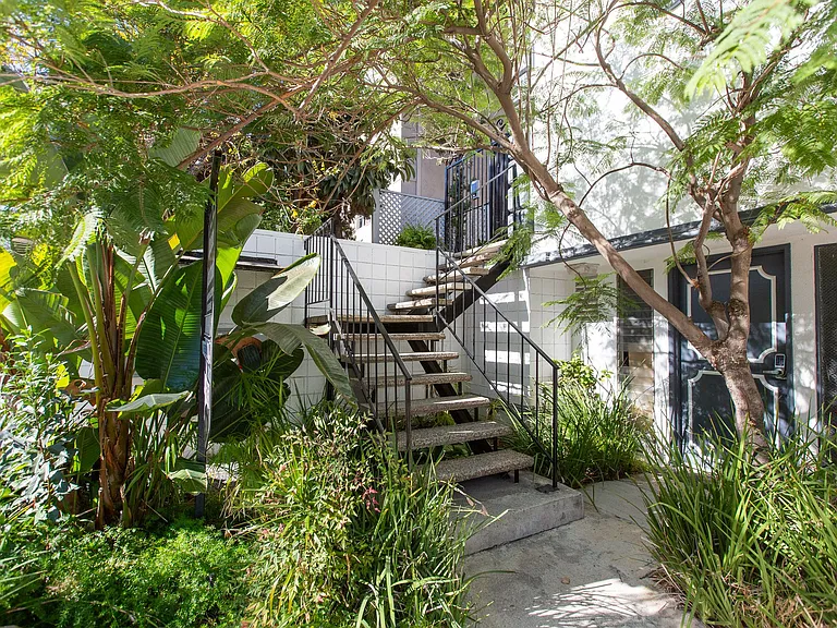 11827 Dorothy St Front stairs