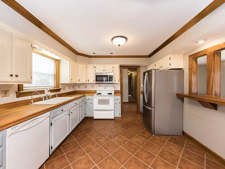229 Topaz Ln — Photo 13