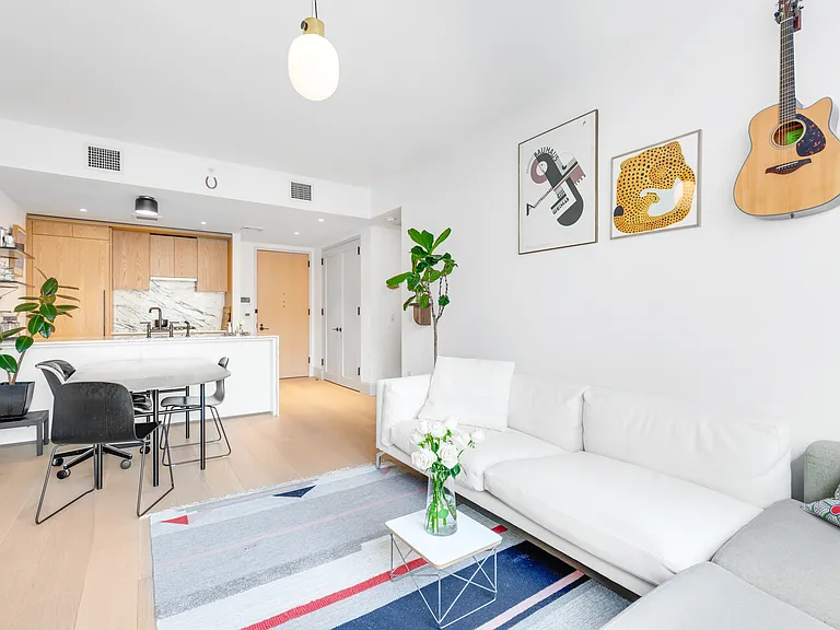 308 N 7th St #3D — Photo 3