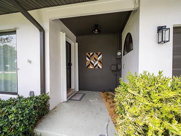 2nd image of 3256 SE Monte Vista Street