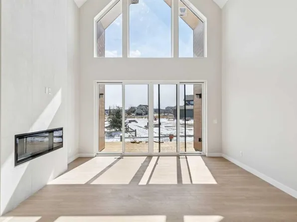 37 N Cottageclub Ln, Rural Rocky View County, AB T4C 1B1