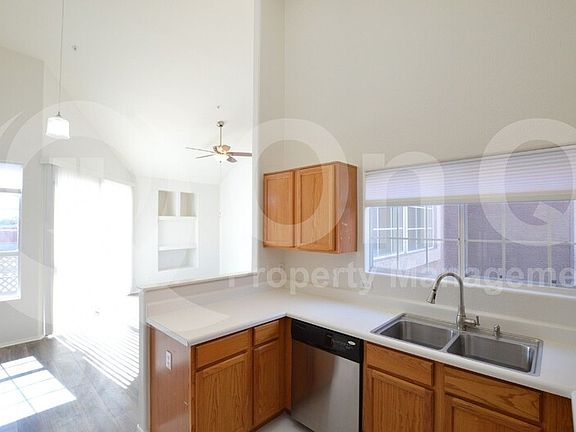 4th image of 1633 E Lakeside Dr Unit 66