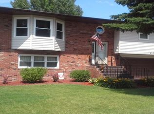 2920 Shadow Rd, Grand Forks, ND 58201