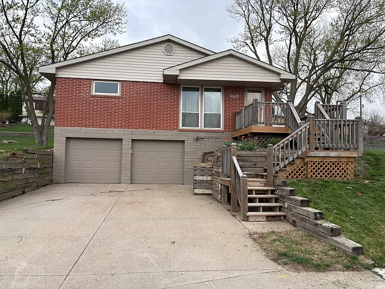 Kensington Cir — Photo 1