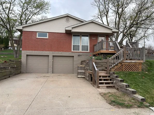 9714 Kensington Cir, Bellevue, NE 68123