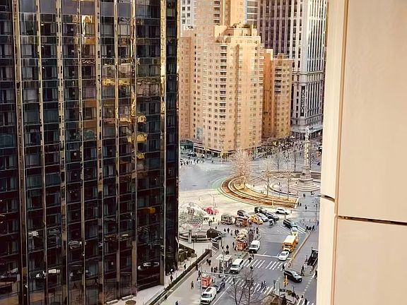 4th image of 15 W 61st St #16B