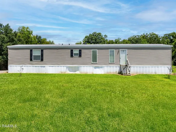 1070 Jed Dr, Breaux Bridge, LA 70517