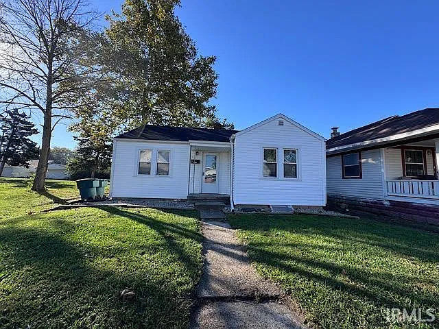 3 bed, 1.0 bath, 1026 sqft, $900 — Photo 2