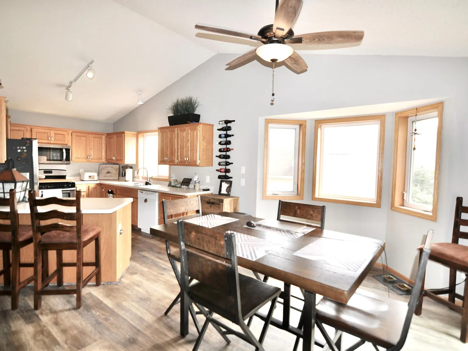 5 bed, 2462 sqft, $2,899 — Photo 1