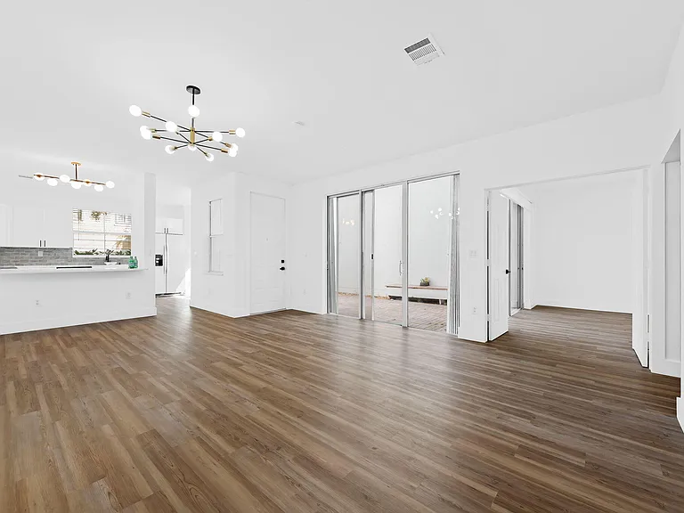 1551 Seagrape Way — Photo 8