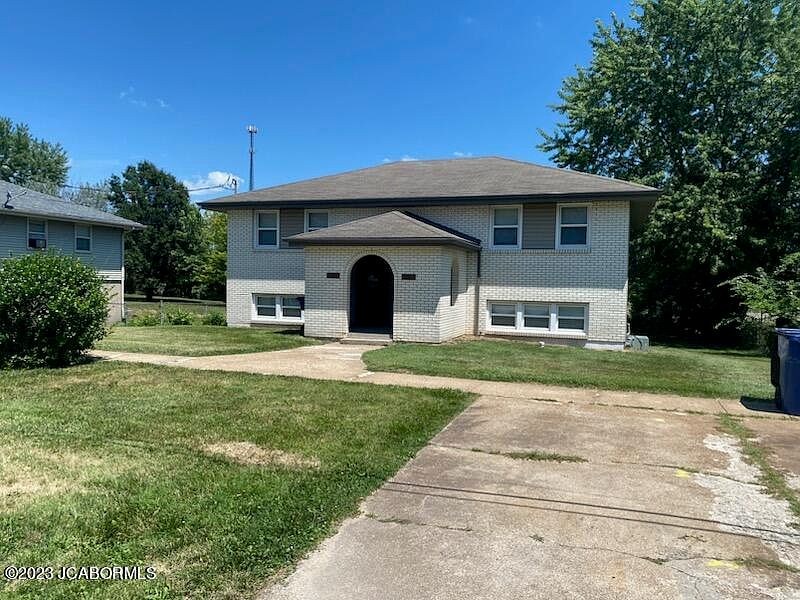2nd image of 481 & 483 Perrey Dr