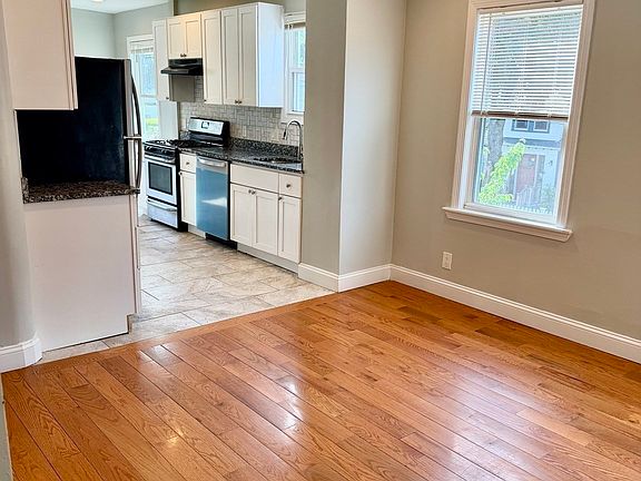 5th image of 2131 Dorchester Ave #2