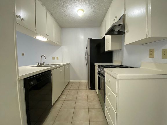 2nd image of 2408 Longview St APT 107