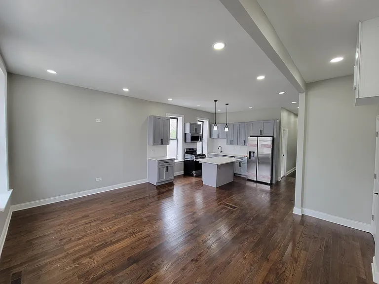 1157 W 19th St #1 — Photo 4
