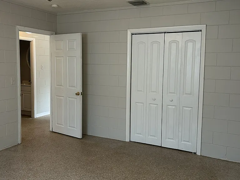 214 Blett St — Photo 9
