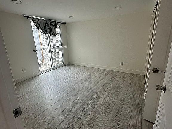 MASTER BEDROOM LEFT SIDE
