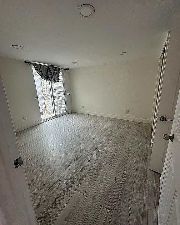 MASTER BEDROOM LEFT SIDE