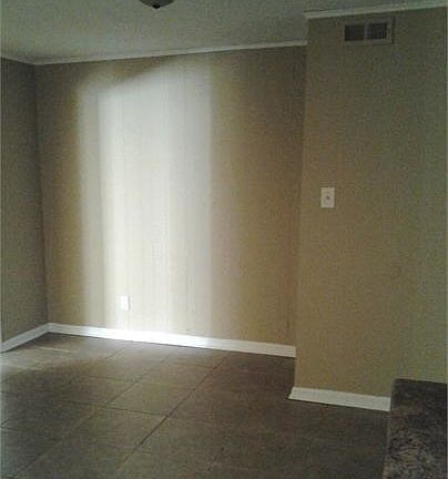Dining area/ Breakfast Nook