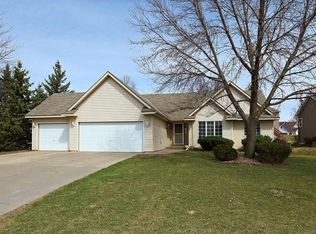 9836 74th St S, Cottage Grove, MN 55016