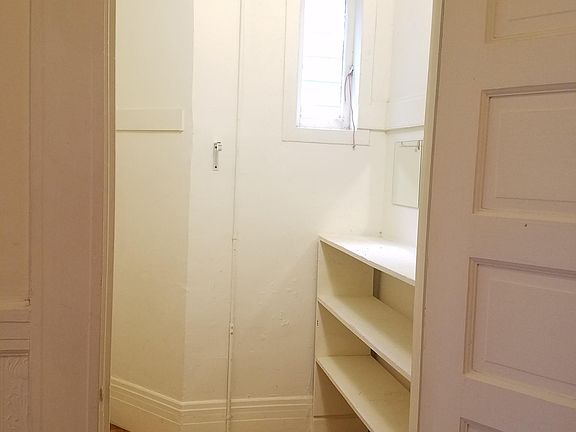 5th image of 1034 Divisadero St