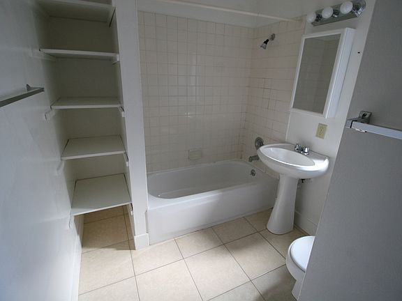 3rd image of 2410 San Mateo St APT 15