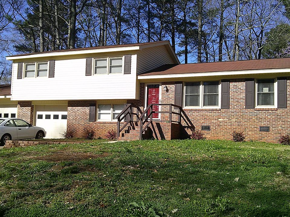 Everything renovated with designer finishes! This split-leve