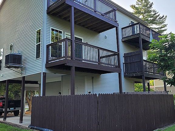 2nd image of 111 Parkview St