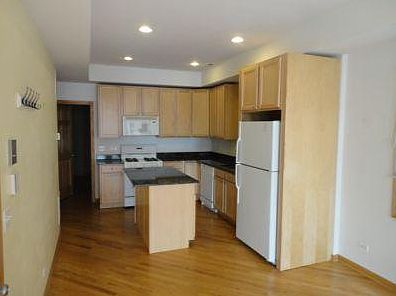 2nd image of 1321 W Belmont Ave APT 2