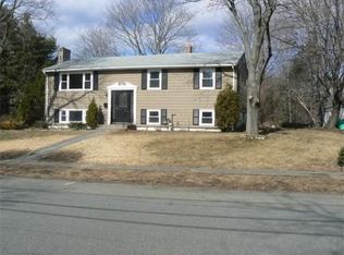 6 Hampshire Rd, Peabody, MA 01960
