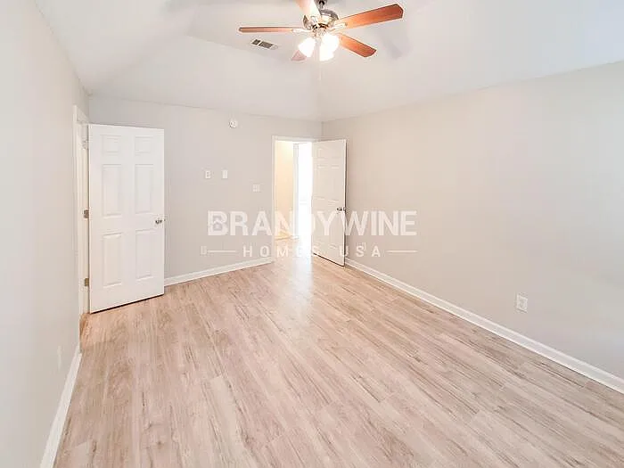 4890 Phipps Dr — Photo 13