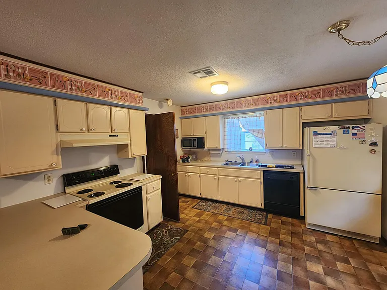 1313 Whippoorwill Dr — Photo 14