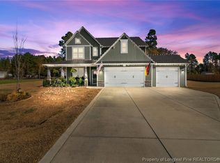 1525 Creekwood Rd, Hope Mills, NC 28348