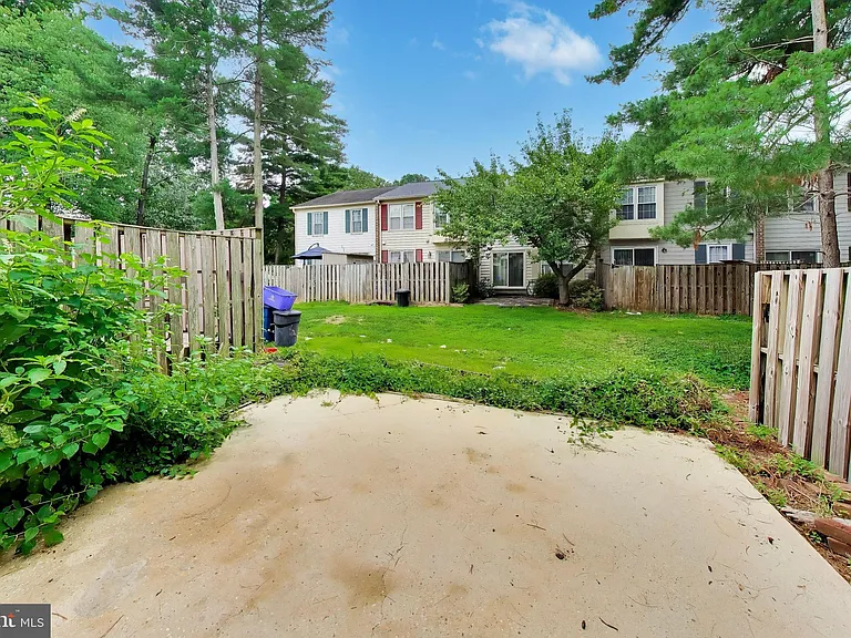 10075 Maple Leaf Dr — Photo 11