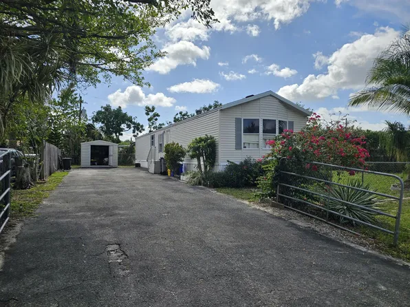 88 Katrina Circle, West Palm Beach, FL 33415