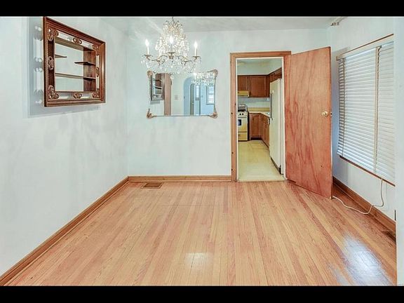 5th image of 2400 Cleveland Ave