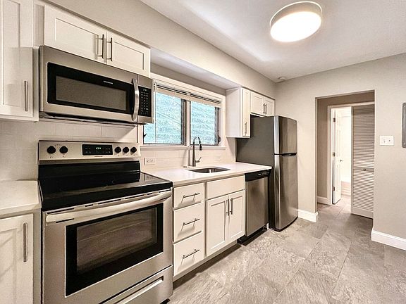 3rd image of 301 N Matlack St APT 2N