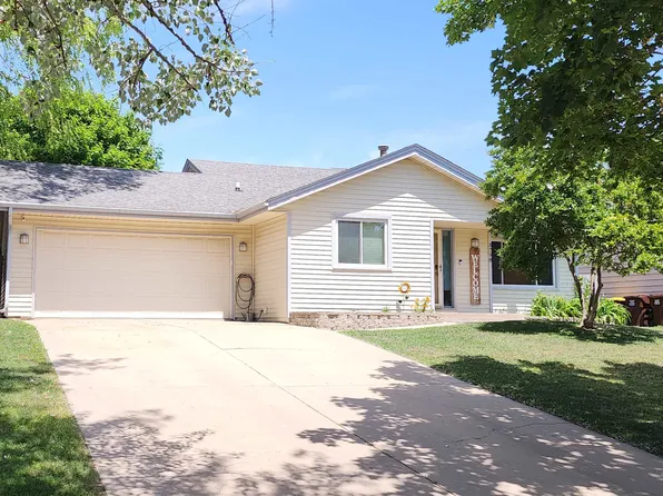 5798 Mabbott Dr, Loves Park, IL 61111