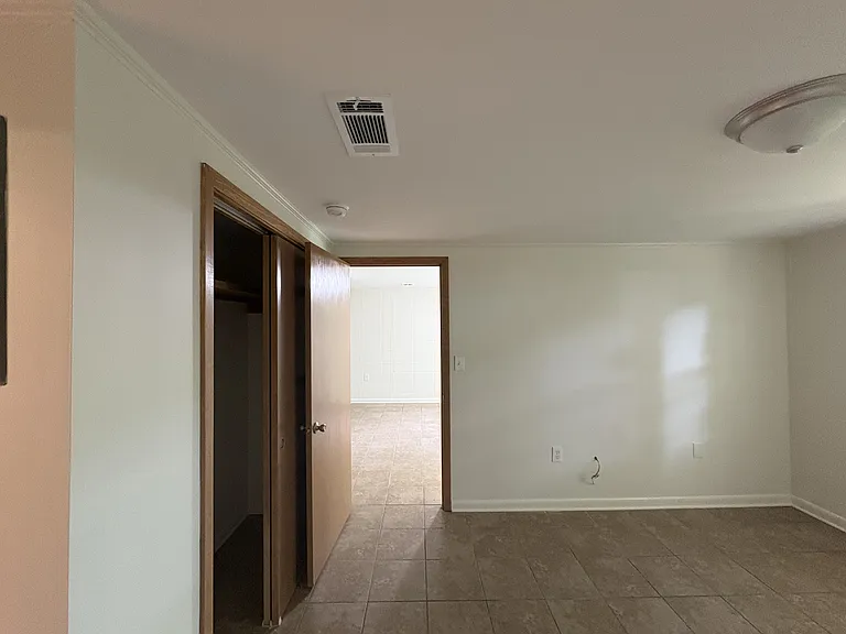 521 Elizabeth Ave #B — Photo 3