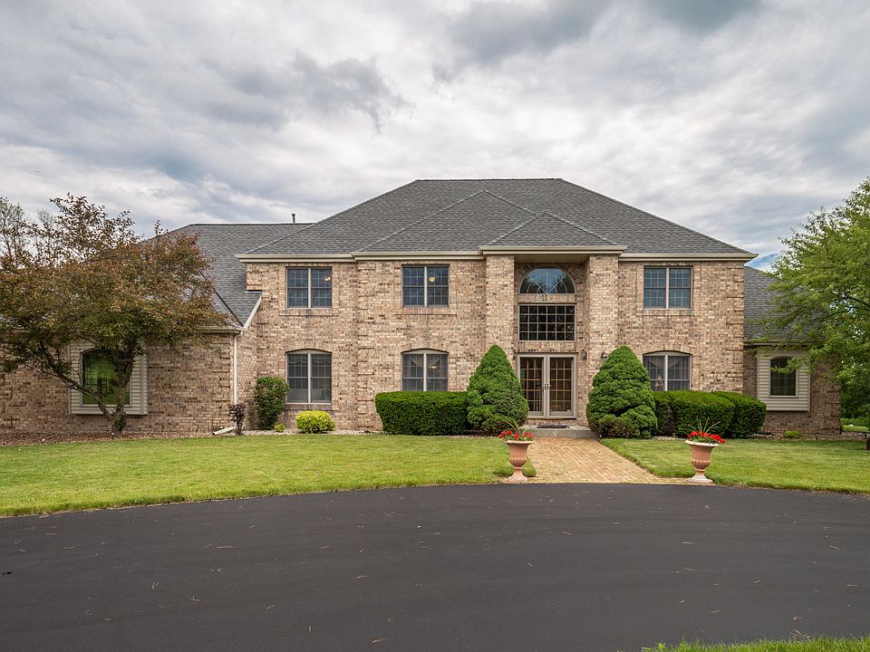 1st image of 8670 N Dean Cir