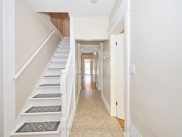 4592 6th Ave — Photo 29