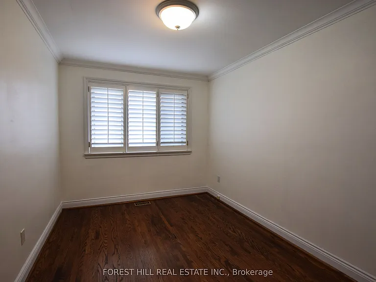221 Park Home Ave — Photo 9