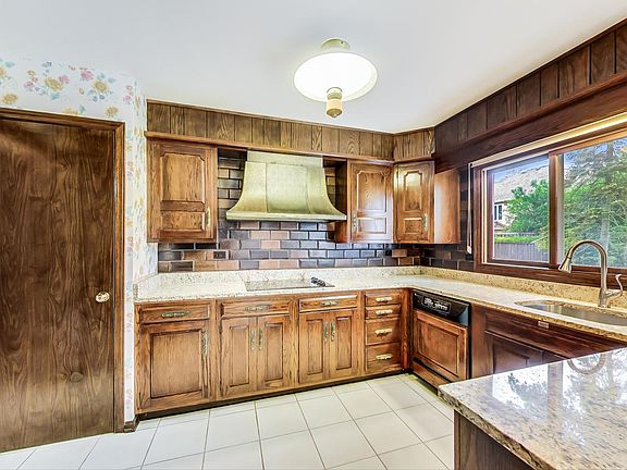 5th image of 3154 Doriann Dr