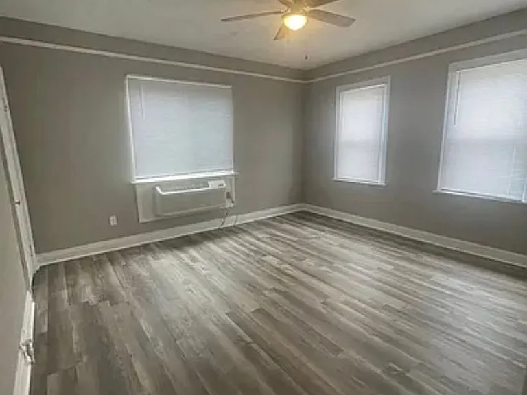 1310 Grosscup Ave — Photo 1