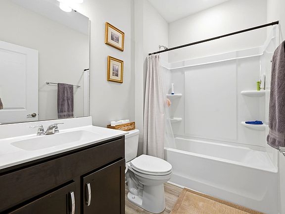 5th image of 124 Little Cedar Dr.