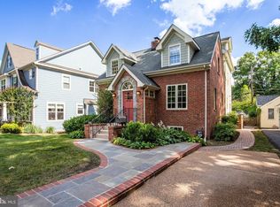 4018 18th Rd N, Arlington, VA 22207