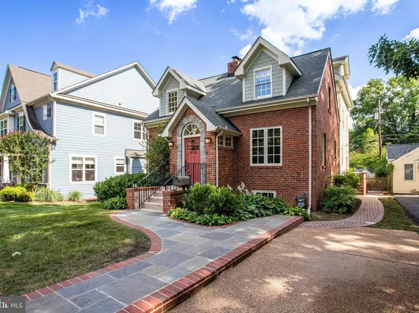 4018 18th Rd N, Arlington, VA 22207