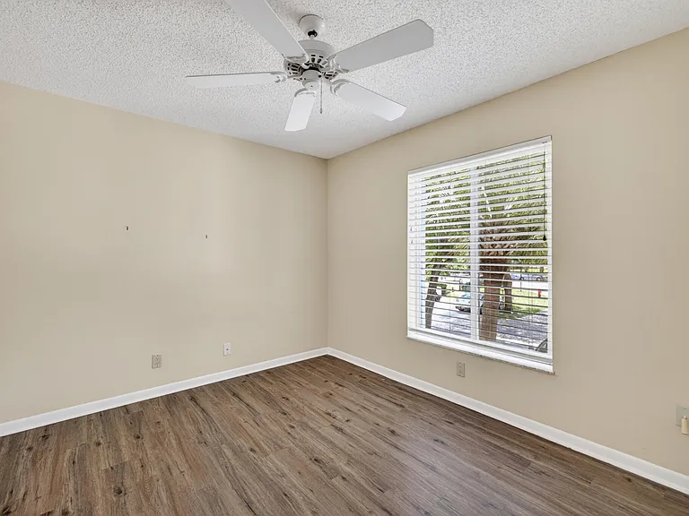 2512 SE Anchorage Cv #2 — Photo 15